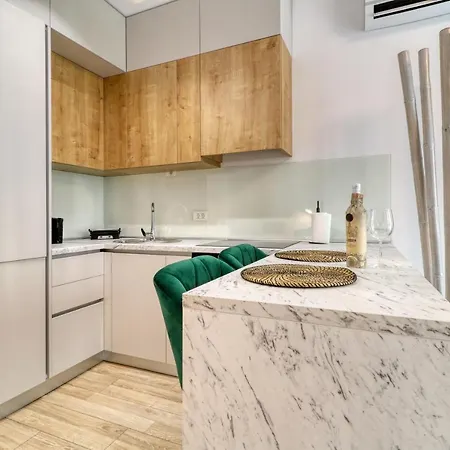 Herastrau Luxury شقة